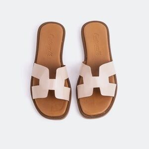 l'intervalle Valmy Nude Patent Square Toe Women’s Sandals